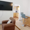 Отель Impeccable 2-bed House in St Patrick's, фото 4
