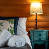 Отель Redlands Country Lodge Log Cabin Apartments & WeeBothy, фото 2