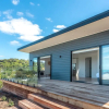 Отель Luna Cottage - Ocean Views on Waiheke, фото 1