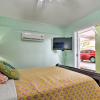 Отель 'driftwood Beach Cottage' - Walk to Clearwater Bch, фото 3