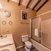 Отель Innjoy - Two Bedroom Cabin, фото 9