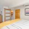 Отель cozy lakeshore cottage, фото 5