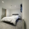 Отель Luxury 2-bed Apartment in Manchester With Parking, фото 3