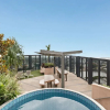 Отель South Brisbane 2 Bedrooms Apartment with Free Parking by KozyGuru, фото 11