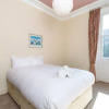 Отель Lovely New Town 2 Bedroom Flat With Fireplace, фото 12