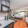 Отель Holiday Inn Express & Suites Shawnee-Kansas City West, an IHG Hotel, фото 12