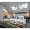 Отель Modern, Stunning and Elegant 2 Bedroom Apt for 4, фото 4