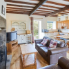 Отель Host Stay Honeysuckle Cottage, фото 2