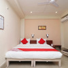 Отель OYO 7933 Hotel Trimurty International, фото 2