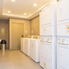 Отель Modern Apts Pool Gym BBQ Simply Comfort, фото 12