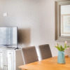 Отель Henge House - Bluestone Apartment, фото 11