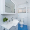 Отель Kallaroo, 3 Kallaroo Street- great house with views, pool, WIFI and aircon, фото 10