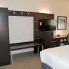 Отель Holiday Inn Express And Suites, an IHG Hotel, фото 7
