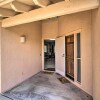 Отель Relaxing Green Valley Townhome ~ 30 Mi to Tucson! в Грин-Вэлли