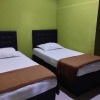 Отель OYO 92224 Hotel Tris, фото 24