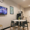 Отель S2 Silom Large room 4-6 guests Full kitchen WIFI, фото 12