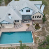 Отель Spicewood Lodge W/pool, Hottub, фото 1
