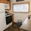 Отель Lazy R Cottages: 8 2 Bedroom Cabin, фото 4
