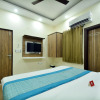 Отель OYO 8666 Hotel The Queen, фото 6