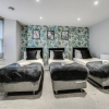 Отель Central Pier Place - Large Group House Sleeps up to 16, фото 2