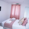 Отель Impeccable 1-bed Apartment in Harrow, фото 5