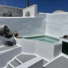 Отель Charming 2-bed Villa in Thera With Outdoor hot tub, фото 4