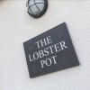 Отель The Lobster Pot в Стокенхем