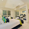 Отель Atoll Close Port Douglas Holiday House, фото 4