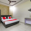 Отель OYO 75205 Hotel Samrat, фото 3