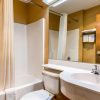 Отель Econo Lodge Inn & Suites Evansville, фото 8