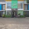 Отель RedDoorz @ Hotel Arimbi Dewi Sartika Baru в Бандунге
