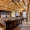 Отель Arrowhead Lodge - New Listing! 4 Bedroom Cabin by Redawning, фото 8