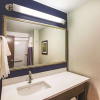 Отель La Quinta Inn & Suites by Wyndham Wichita Northeast, фото 8
