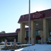 Отель Westmont Inn & Suites, фото 1
