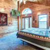 Отель Hemlock Inn - Eight Bedroom Cabin, фото 20