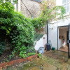 Отель Beautiful 2 Bedroom Townhouse With Garden in Kentish Town, фото 13