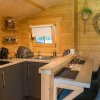 Отель Tranquil Lodge Retreat in Carluke, фото 8