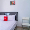Отель RedDoorz @ Taman Lebak Bulus, фото 5