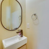Отель Greensboro Townhome w/ Deck - Walk to Downtown, фото 9