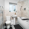 Отель Comforts & Home Conveniences -sleeps 8, фото 30