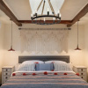 Отель Casa Galeria - Luxury Rental With Hot Tub, Walk Everywhere, фото 2