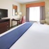 Отель Holiday Inn Express & Suites Covington, an IHG Hotel, фото 10