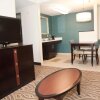 Отель Hampton Inn & Suites Alpharetta, фото 41