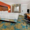 Отель La Quinta Inn & Suites by Wyndham Irvine Spectrum, фото 6