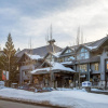 Отель Glacier Lodge - Luxury Condo, фото 20