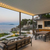 Отель Beachfront Villa Grey Martini with Pool, фото 13