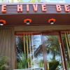 Отель The Hive Beach Hotel, фото 1