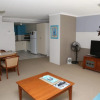 Отель Oceania Beachside Holiday Apartments, фото 13