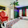 Отель Wonderland Home W/private Pool Near Disney 5 Bedroom Home by Redawning, фото 18