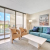 Отель Deluxe Waikiki Condo Pool View FREE Parking & Wi-Fi by Koko Resort Vacation Rentals, фото 7